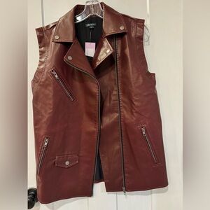 Oversized women’s Wild Fable faux leather vest size XS in burgundy W1